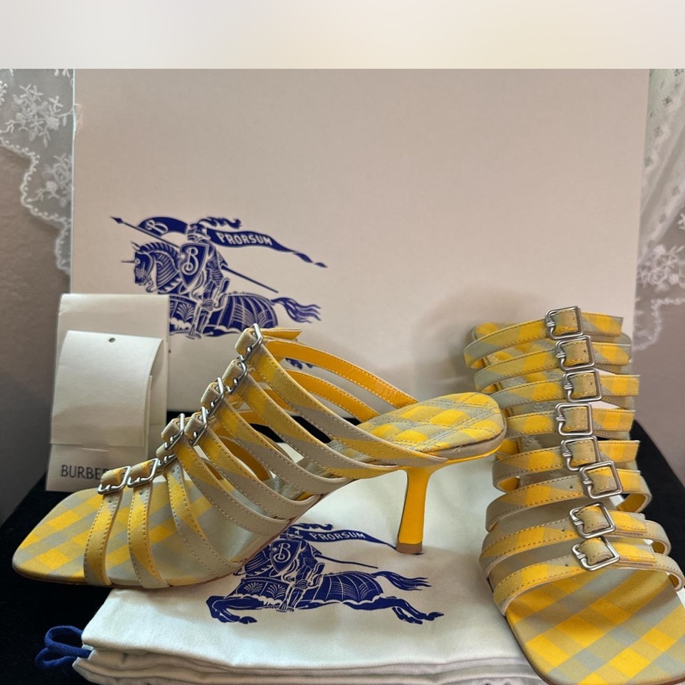 NWT Burberry Yellow Checkered Women's Heels - Picture 1 of 5